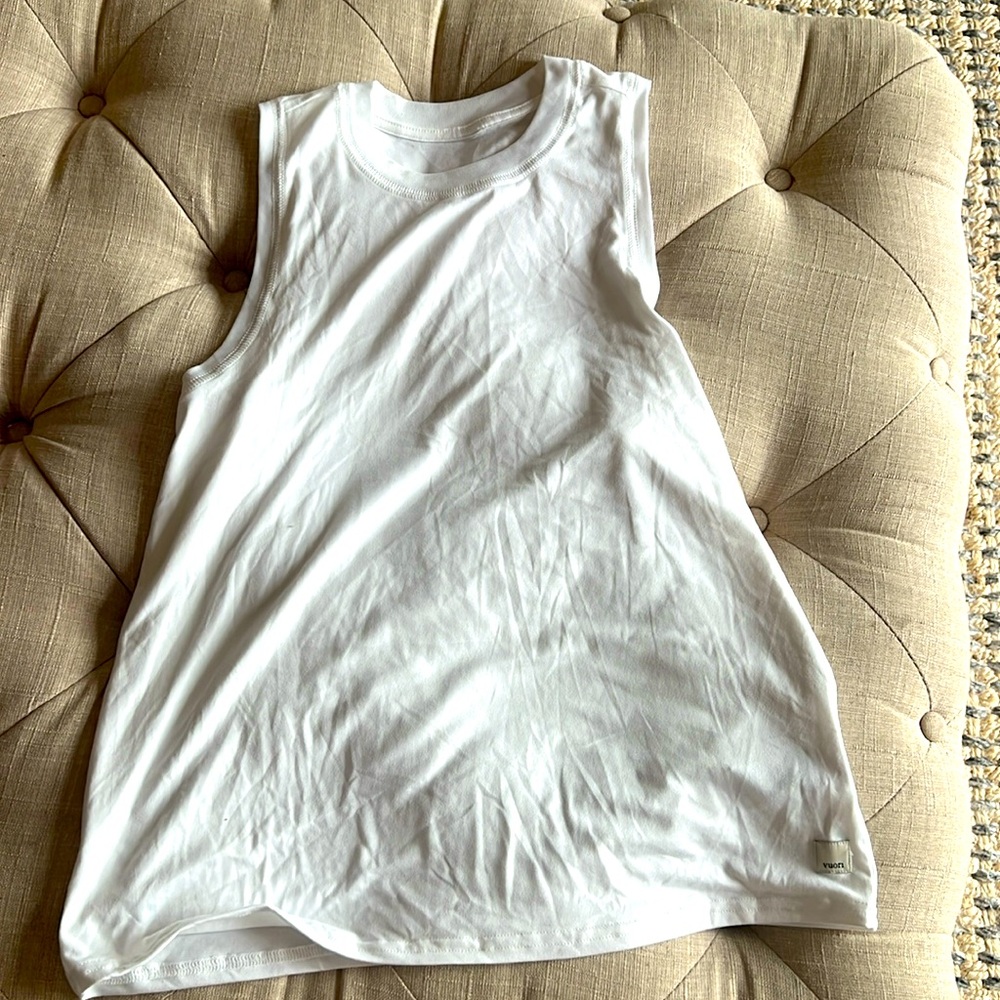 white vuori muscle tee size small